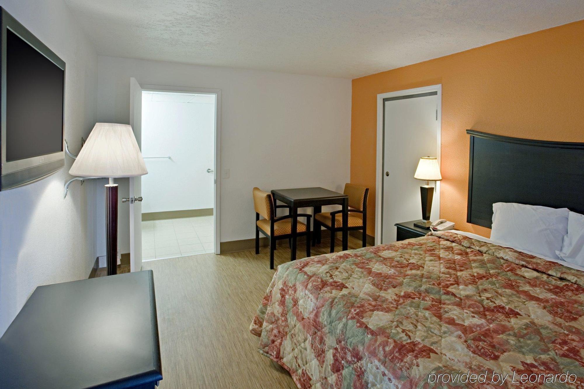 מטרופוליס Econo Lodge חדר תמונה