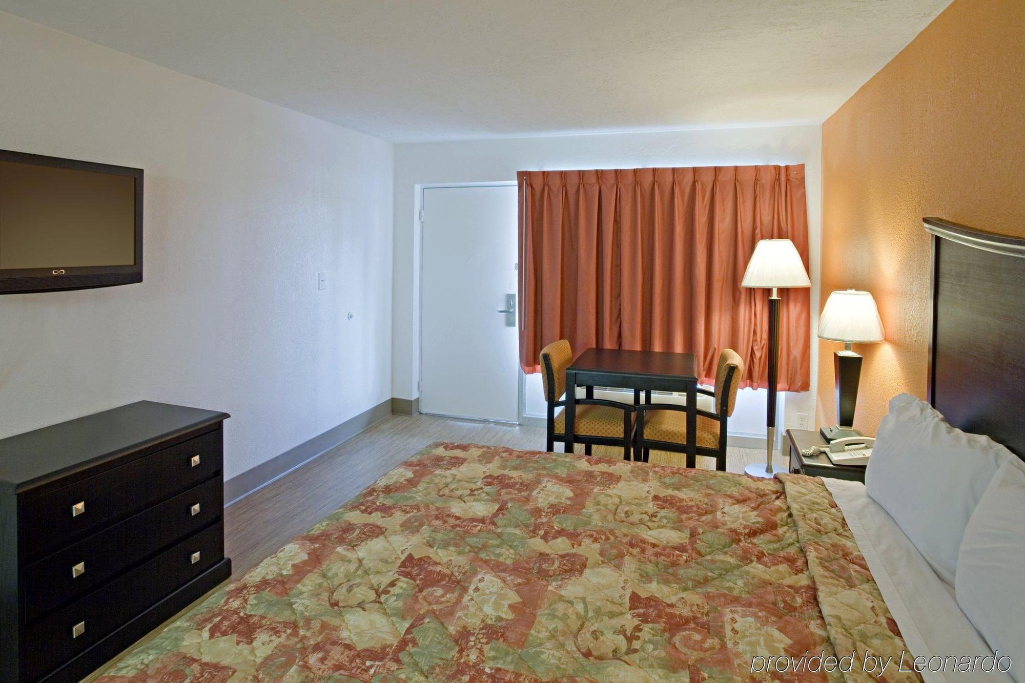 מטרופוליס Econo Lodge חדר תמונה
