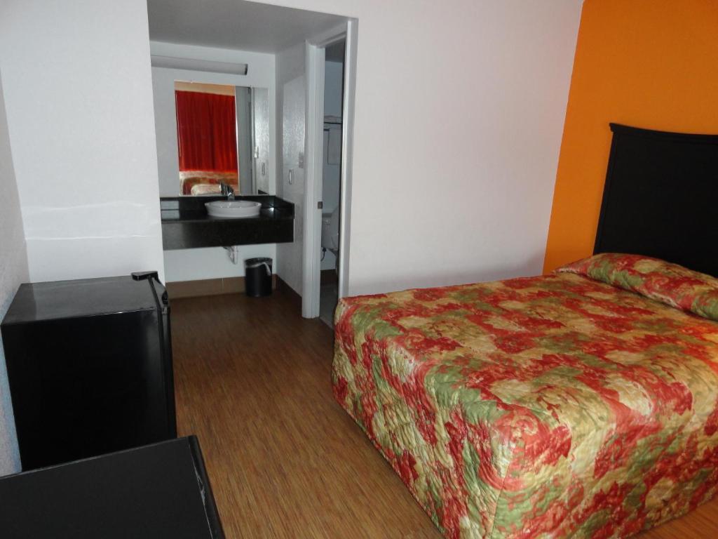 מטרופוליס Econo Lodge חדר תמונה